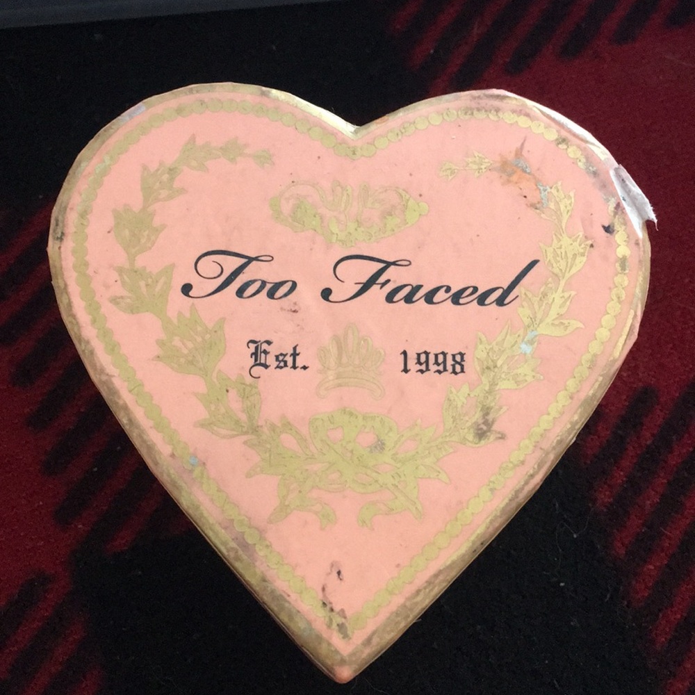 Too Faced sweetheart blush in “Peach Beach”